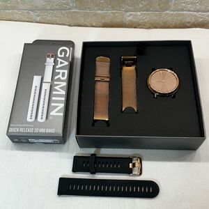 Garmin vívomove Luxe 42mm Case w/ Milanese Band GPS Running Watch "18K Gold PVD"